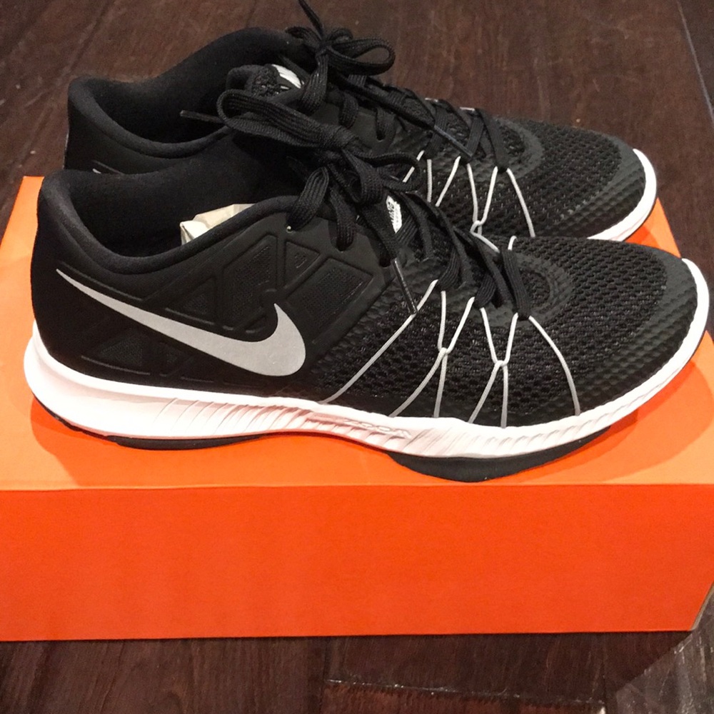 NWOT Nike Zoom Training Shoes Size 8 Mens